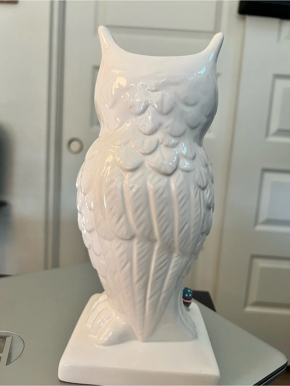N/A sculpted white